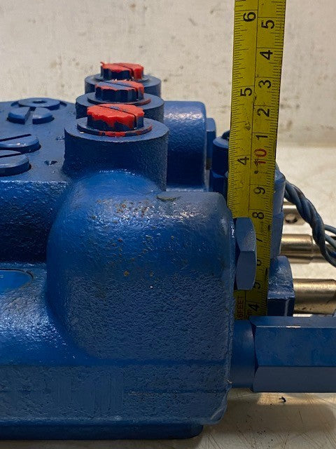 Skid Steer Hydraulic Control Auxiliary Valve Loader 02357021 | 34673 ABP