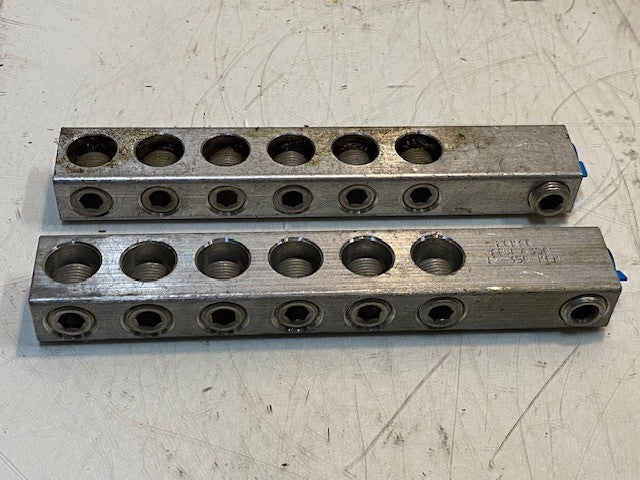 2 Quantity of HOMAC ABW 6350 12-350MCM Set Screw Pedestal Connectors (2 Qty)