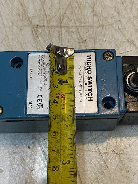 Honeywell Micro Switch Heavy Duty Limit Switch LSA7L for Actuator Type Roller