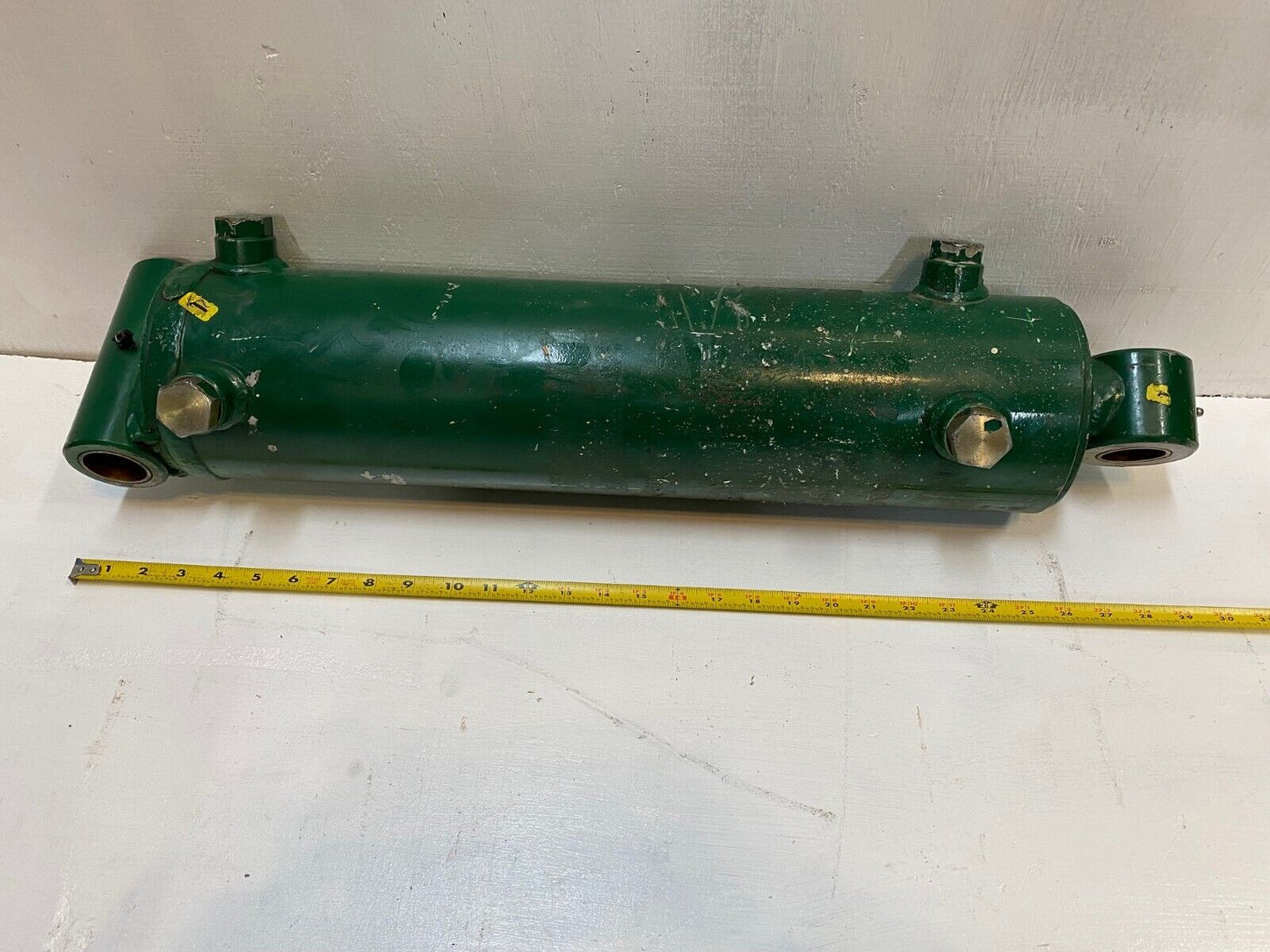 Hydraulic Cylinder 29-1/2" Length 6" OD 38 mm Bore