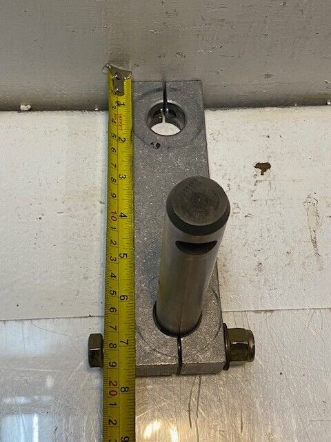 Kenworth Horton Leaf Spring Shackle Side Bar Crank Handle 13890-F-23902, 4966472