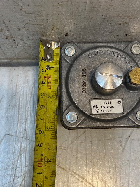 Maxitrol RV48 Poppet Style Gas Pressure Regulator 0129108 | 1/2 PSIG 3.0" - 6.0"