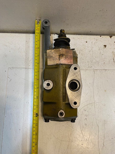 G&C G107819 Hydraulic Directional Control Valve B20NN | 13" Long 5" W 3-1/2" H