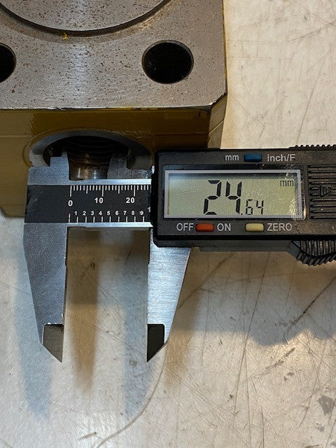 Caterpillar CAT Block 239-1794 | 4-3/4" L 3-1/4" W 32mm Bore 25mm Thread