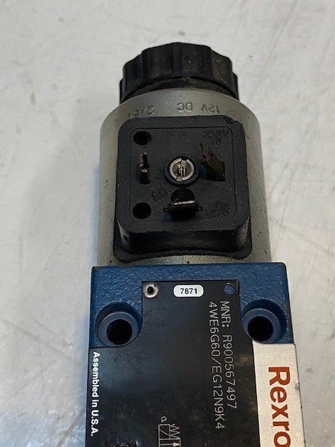 Rexroth R900567497 Hydraulic Double Solenoid Directional Valve 808825
