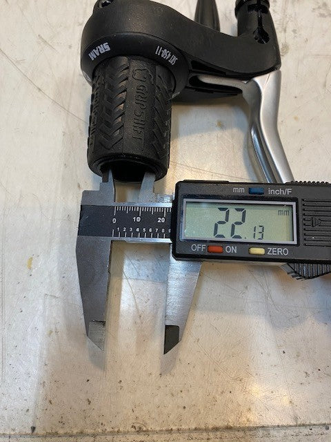 5 Quantity of SRAM SRT 450-11 3-Speed Grip Shifter & Brake Levers (5 Quantity)