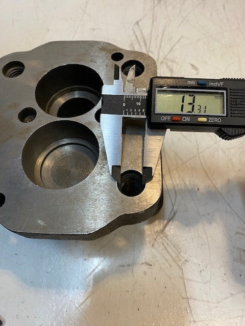 Hydraulic Pump Shaft End Cover 72mm Bore 7" Long 5-3/4" Wide 3-5/8" Tall
