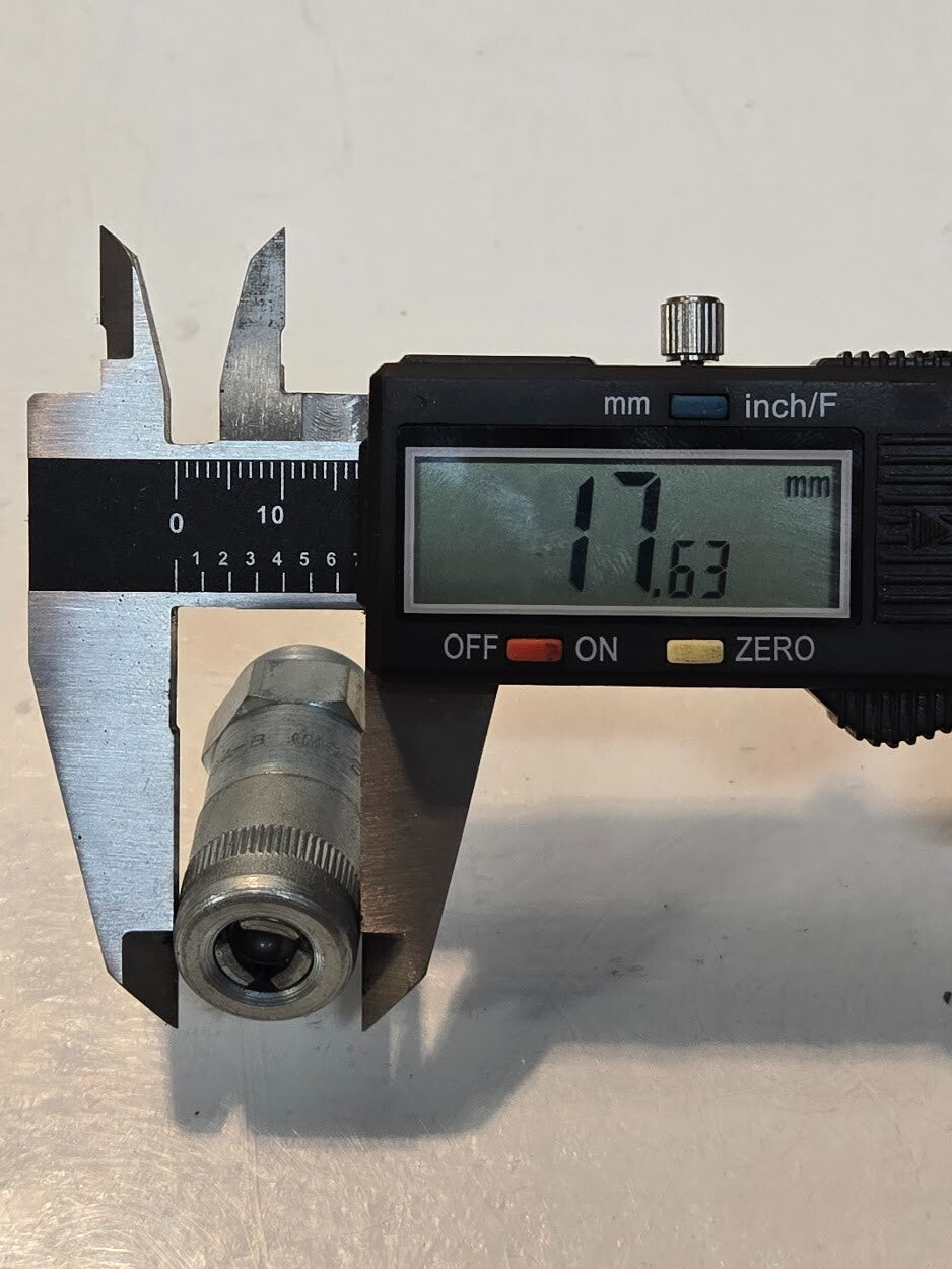 8 Quantity of Alemite 6304-B 1/8" FNPT Hydraulic Couplers MS 24207-2 (8 Qty)