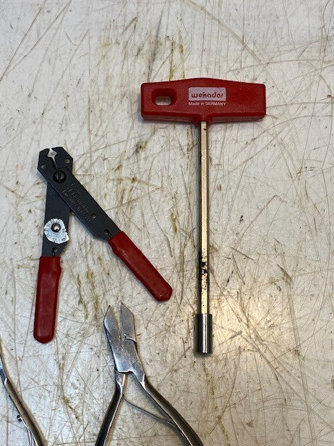 Electrician's Kit Wekador & Bondhus T-Handles, GS-40 Wire Stripper, 2 Nipers