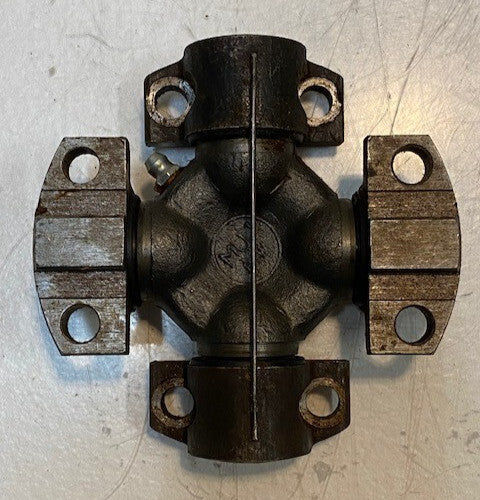 Universal Joint MUJ B-W | LE 10060J | 4-1/2" Wide 10mm Bolt Holes