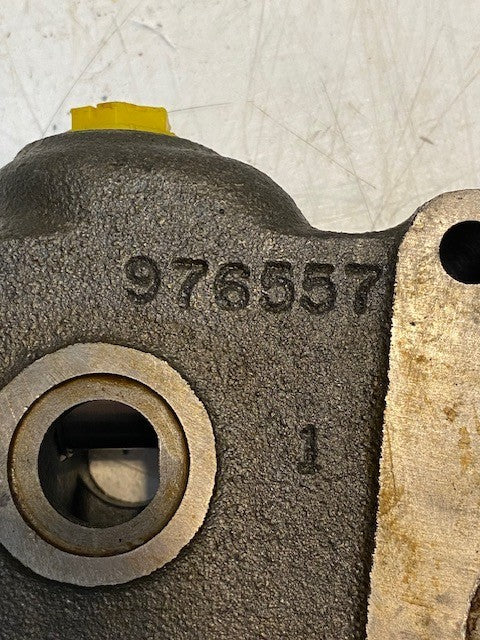 Hydraulic Directional Control Valve 976557