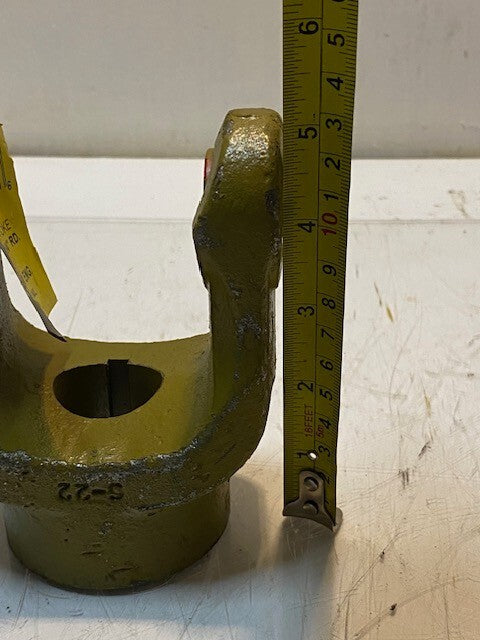 Weasler Metric Yoke 800-8610 IMPL 1-1/4" RD 32mm Bore 30mm Pin Hole