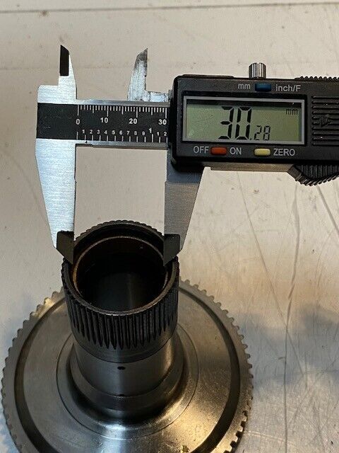 Automatic Transmission Hub with a Shaft 108mm 70-Teeth 30mm 52-Spline