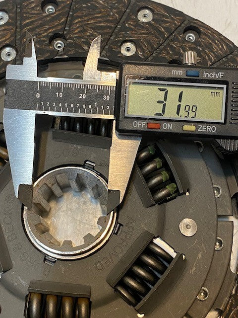 Automotive Products Borg & Beck Clutch Disc 52509 | DP9715 | 10-Teeth | 9" Dia.