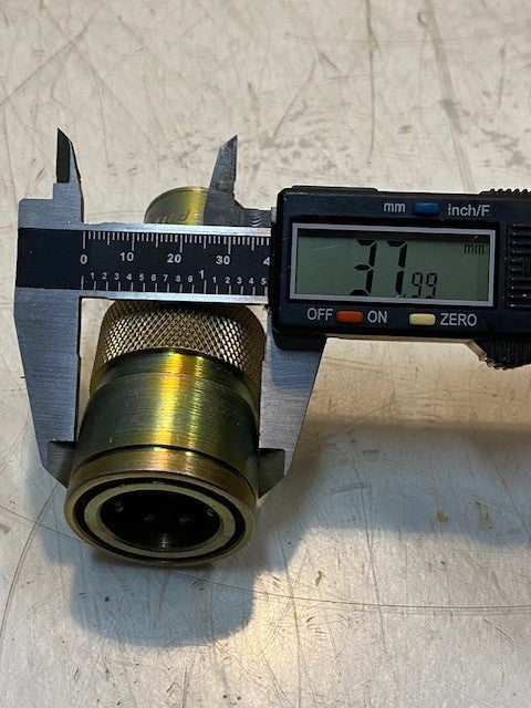 Pioneer 8250-4 Hydraulic Female Coupler 3-1/4" Long 38mm OD 24mm ID