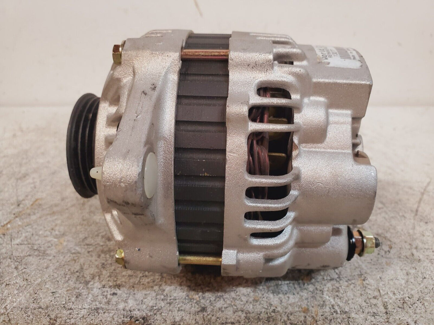 World Class Remanufactured Alternator 13277 32 | 3227702605I413