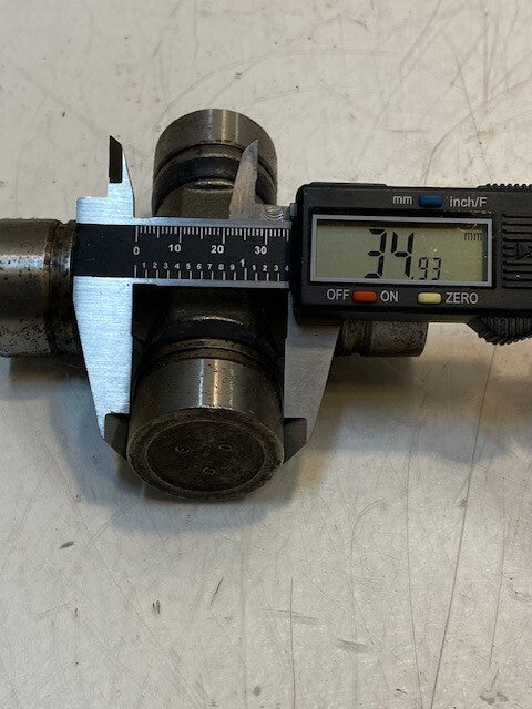 Precision Universal Joint 464 | 4-1/8" Wide 35mm OD
