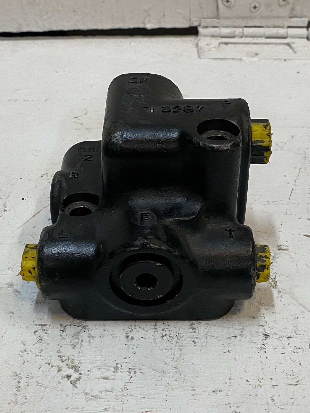 Eaton Char-Lynn Hydraulic Valve Motor F040423 | 6120001002 | 3287