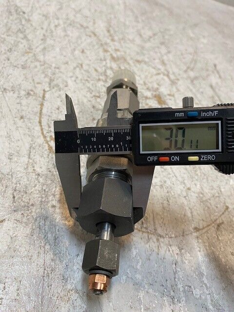 Eckventil Hydraulic Ball Valve 7-1/2" Long PA1.4571 | D3.0 | 193098574