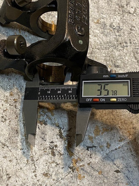 Engine Rocker Arm 8929056 | 4-3/4" Long 2-3/4" Tall 2-7/8" Wide 36mm Bore