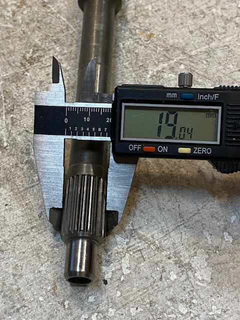 Billet Input Shaft 9-1/2" Long 31-Spline 25mm Thread 22-Spline 19mm Thread