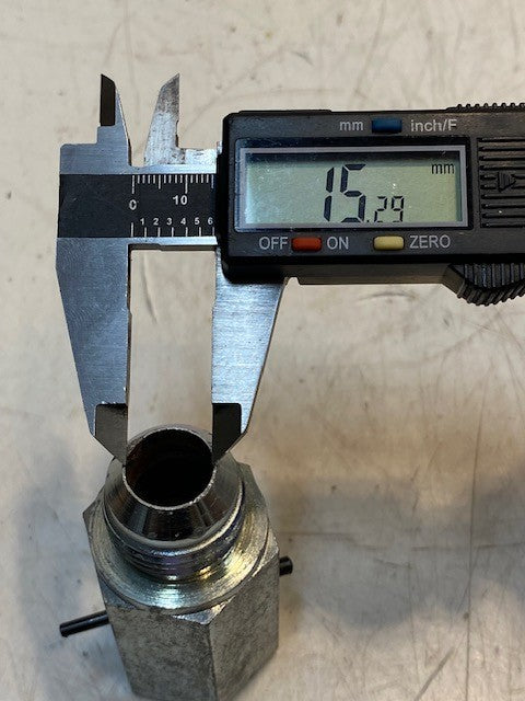 New Holland V62650 Hydraulic Valve 35mm OD 24mm ID 15mm Nose 27mm Thread