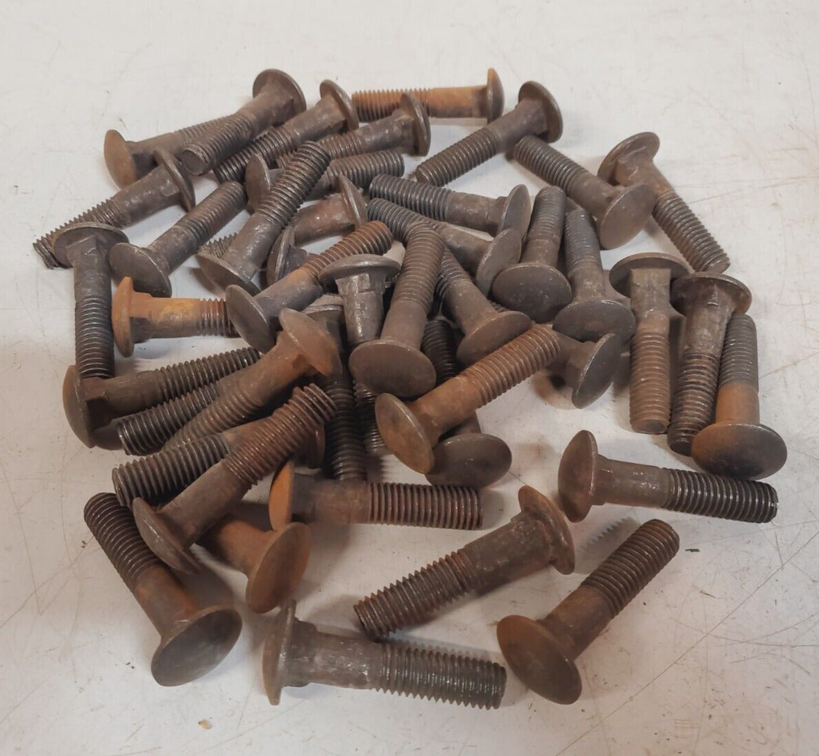 44 Quantity of Round Head Bolts 5306-260-4683 | SA500-71-M-X970 (44 Qty)