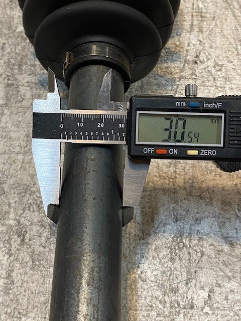 Axle Drive Shaft BT-122 C2688-01 | 27" Long 29-Spline 32mm End 23mm Thread