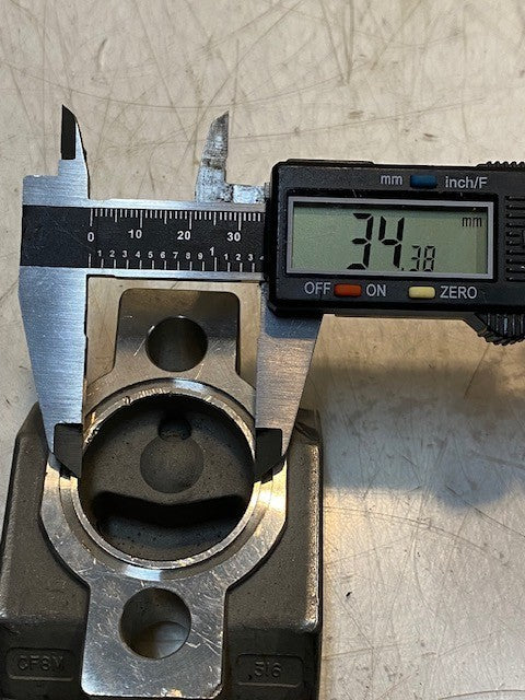 Hydraulic Valve Body Manifold CF8M 316 | 3-1/4" Long 2-3/8" Wide 34mm Bore