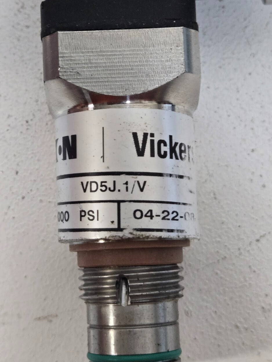 Eaton Vickers VD5J.1/V Valve PHE5BVB with Canfield Connector 9-FAC211M-009