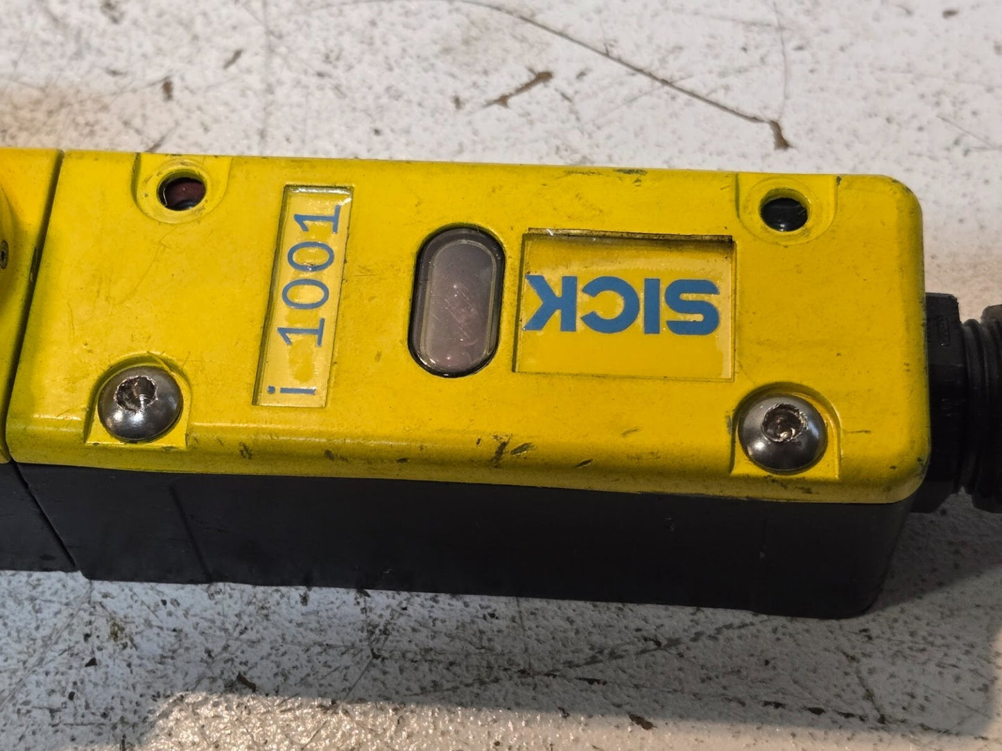 SICK i 1001 6021016 Safety Switch with iE 1000 SK1 Safety Key | 0210 0247