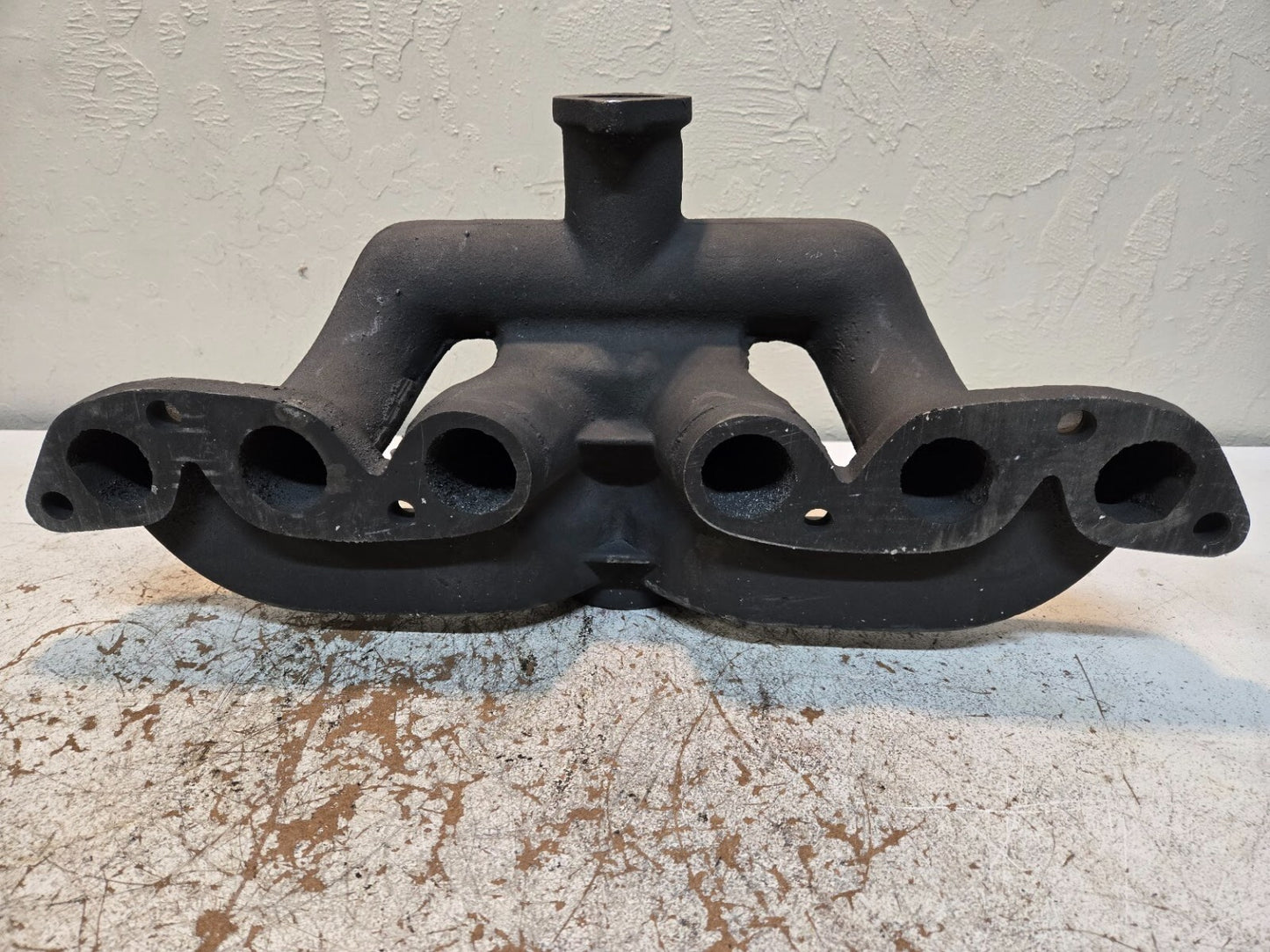 Exhaust Manifold M-5001 for Farmall 358308R11