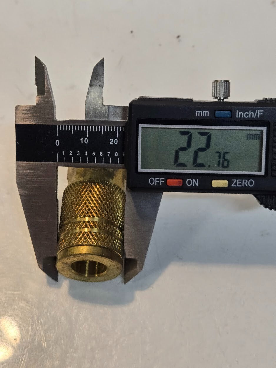 9 Quantity of Amflo C280B 1/4" Quick Change Couplings 1/4" FNPT Brass (9 Qty)