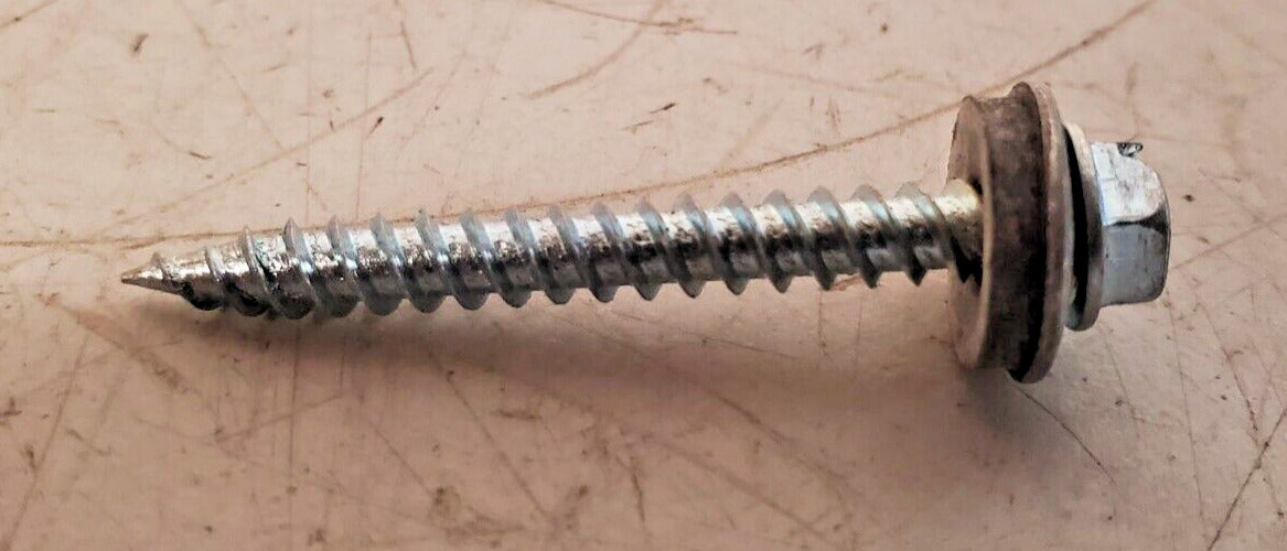 2,400 Quantity of Wood Screws #8 x 1-1/2" | HwH21P (2,400 Qty)