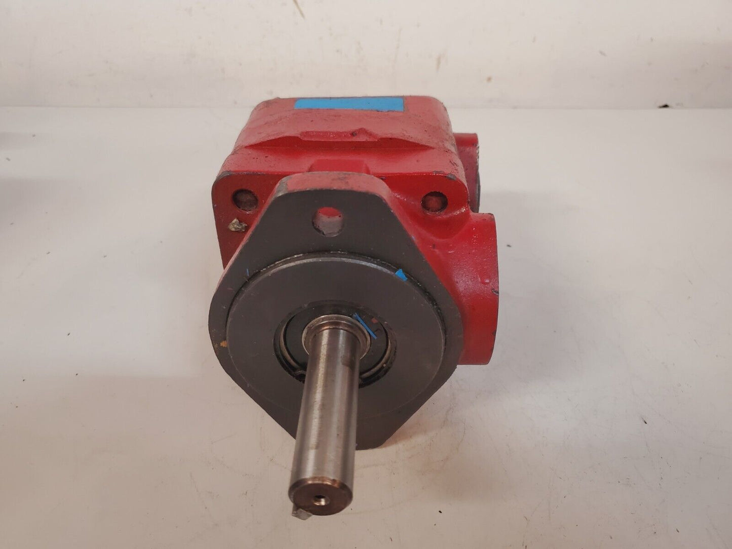 Benchmark Hydraulic Pump 399722X | V201S12S1C11