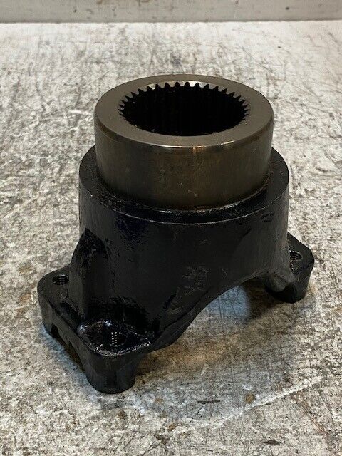 Spicer Yoke 199-4 | SD790 | 60mm Bore 83mm OD 4-1/2" H 5-3/8" L 4" W