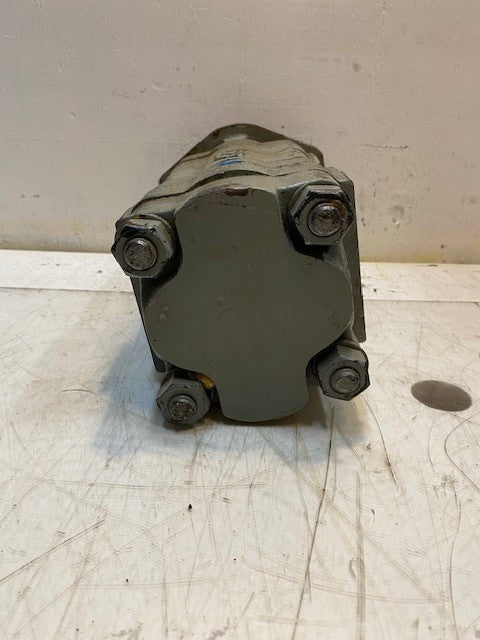 Hydraulic Pump 43004 | 14-1/4" L 6-3/4" W 6" H 14mm Bolt Holes