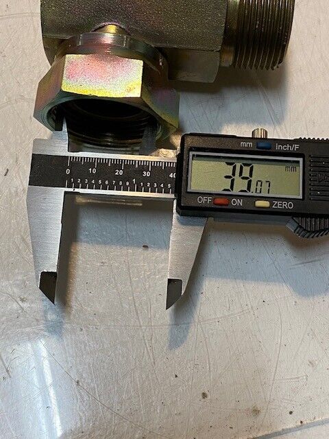 6 Quantity of 90 Degree Female to Male Fittings 3-1/2" L 42mm Thread 32mm ID