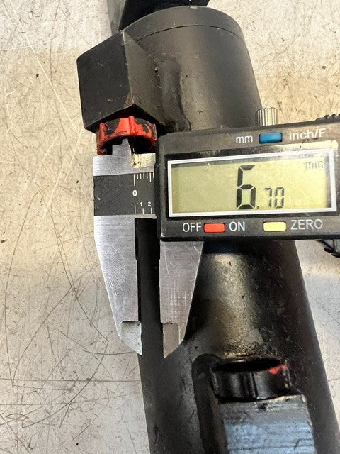 Left Handed Hydraulic Cylinder Assembly For Forklift 12  Length 66.73mm Cyl Dia.