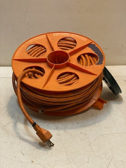 Tower Power 100ft 13 Amps Extension Cord on Broken Reel 125 Volts CRU310013