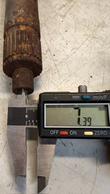 Splined Metal Drive Shaft 27" Steel Power Transmission Mechanical Assembly