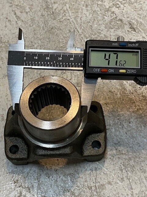 Axle Flange Yoke Pinion C-242981 | 24-Spline 32mm Bore 48mm OD 3-5/8" Long