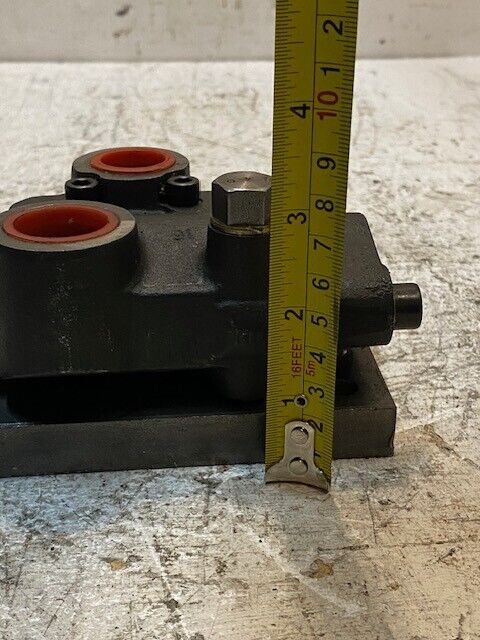 Hydraulic Reservoir Switching Valve 553110468190 | 24mm Bore 20mm Bore