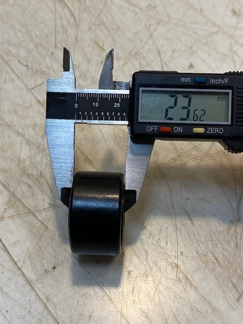 McGill CYR 1 1/2 S Cam Follower Cam Yoke Mount Roller Bearing 12x38x24mm