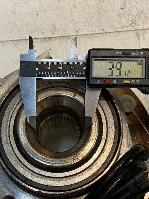 Front Wheel Bearing & Hub Assembly 8x165mm Bolt Pattern 39mm Bore