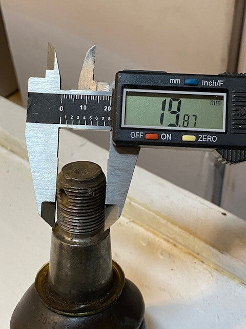 Volvo Drag Link 20371221 | 34" Long 20mm Thread 42mm Shaft Diameter