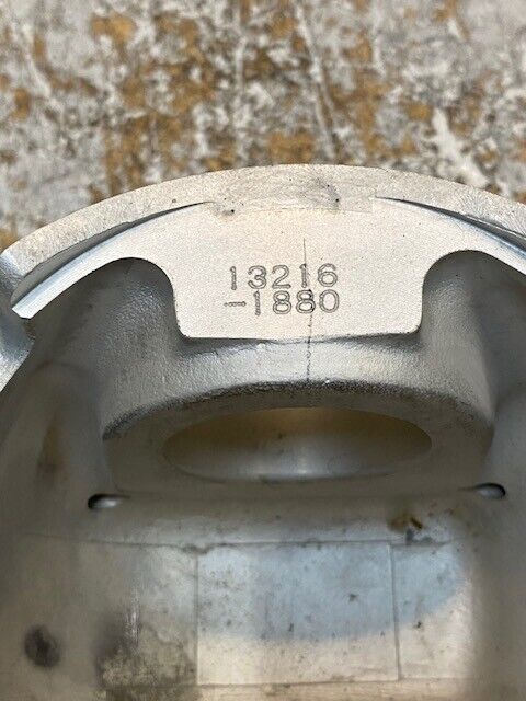 6 Quantity Hino Pistons 13216-1880 (6 Quantity)