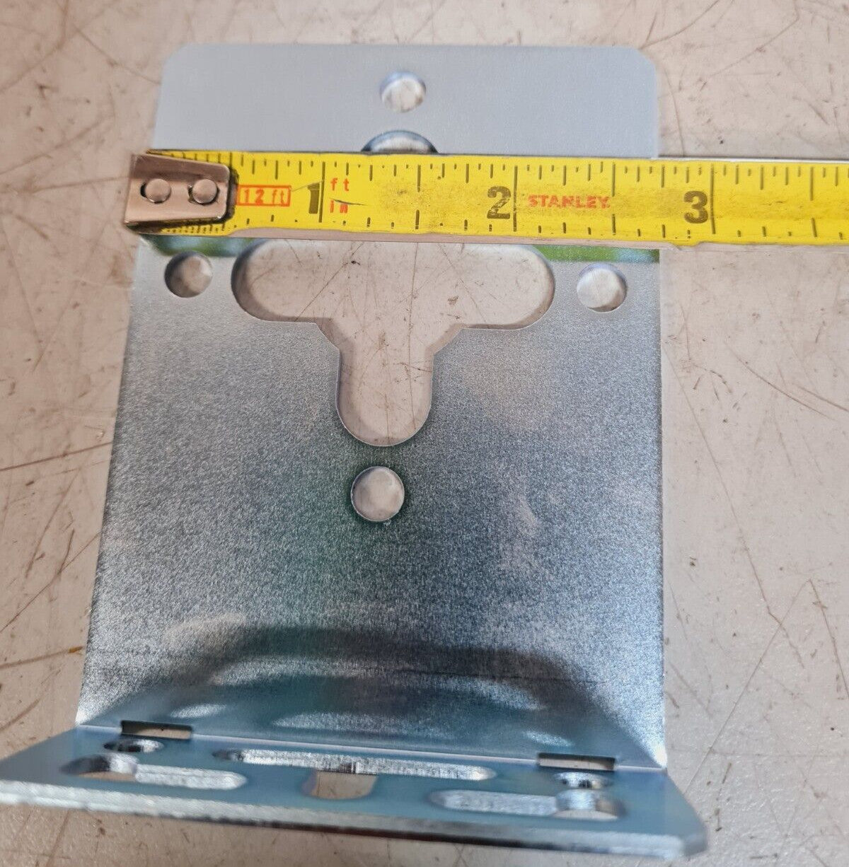 13 Qty of Vertiv L-Shaped Brackets For Knurr Miracel Racks 3.7"x2.75"x1"(13 Qty)