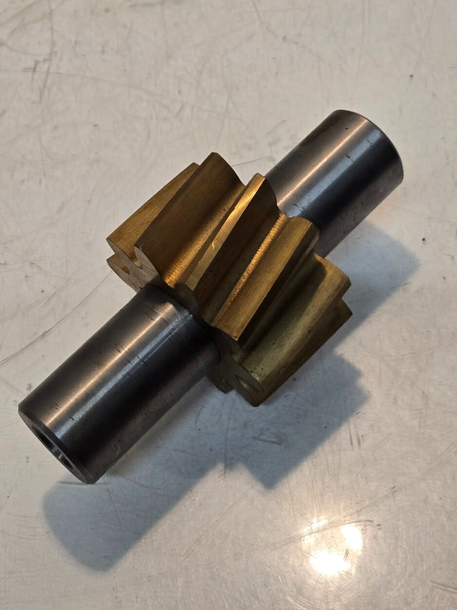 Helical Gear & Shaft | HT172A029 | BHN 293 | HT 88-8-0-4 225 | 7 6J71 | 10 Tooth