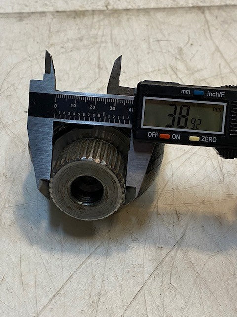 Neap Co 1702-L Yoke 39mm 36-Spline 25mm Bore 4" L x 3" W 2-1/2" H